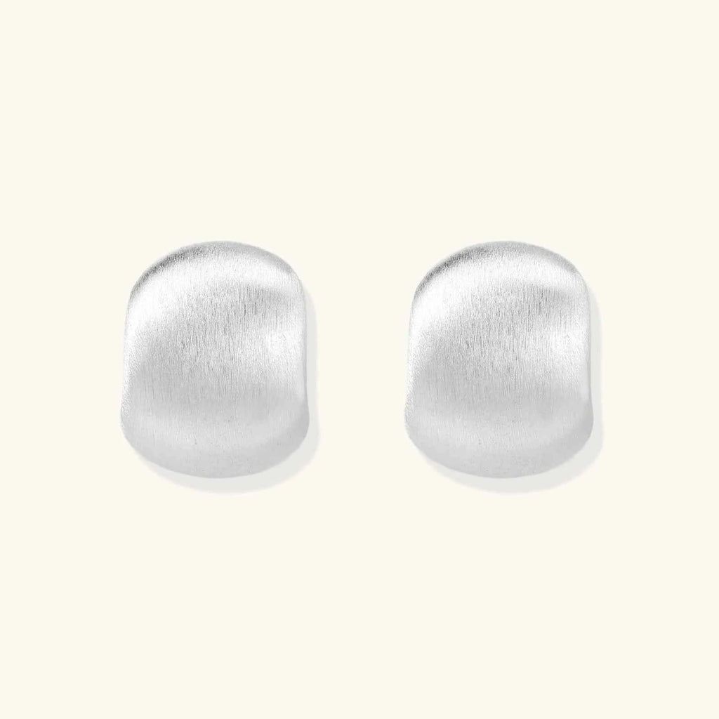 Ohrstecker aus gebürstetem Silber