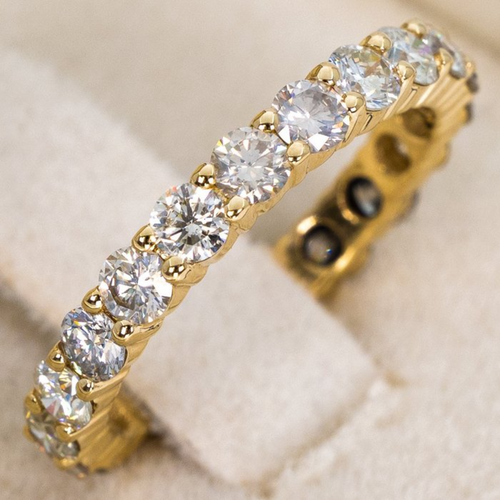 14kt Gelbgoldring mit natürlichen Diamanten und Zertifikat