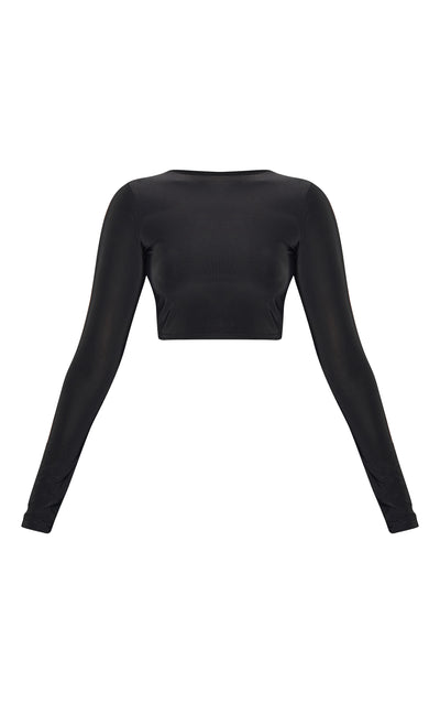 https://cdn-img.prettylittlething.com/e/6/8/c/e68cfdddcff479ba7299279e105eeead06b6e3f1_CNF0763_5_black_basic_slinky_long_sleeve_crop_top.jpg